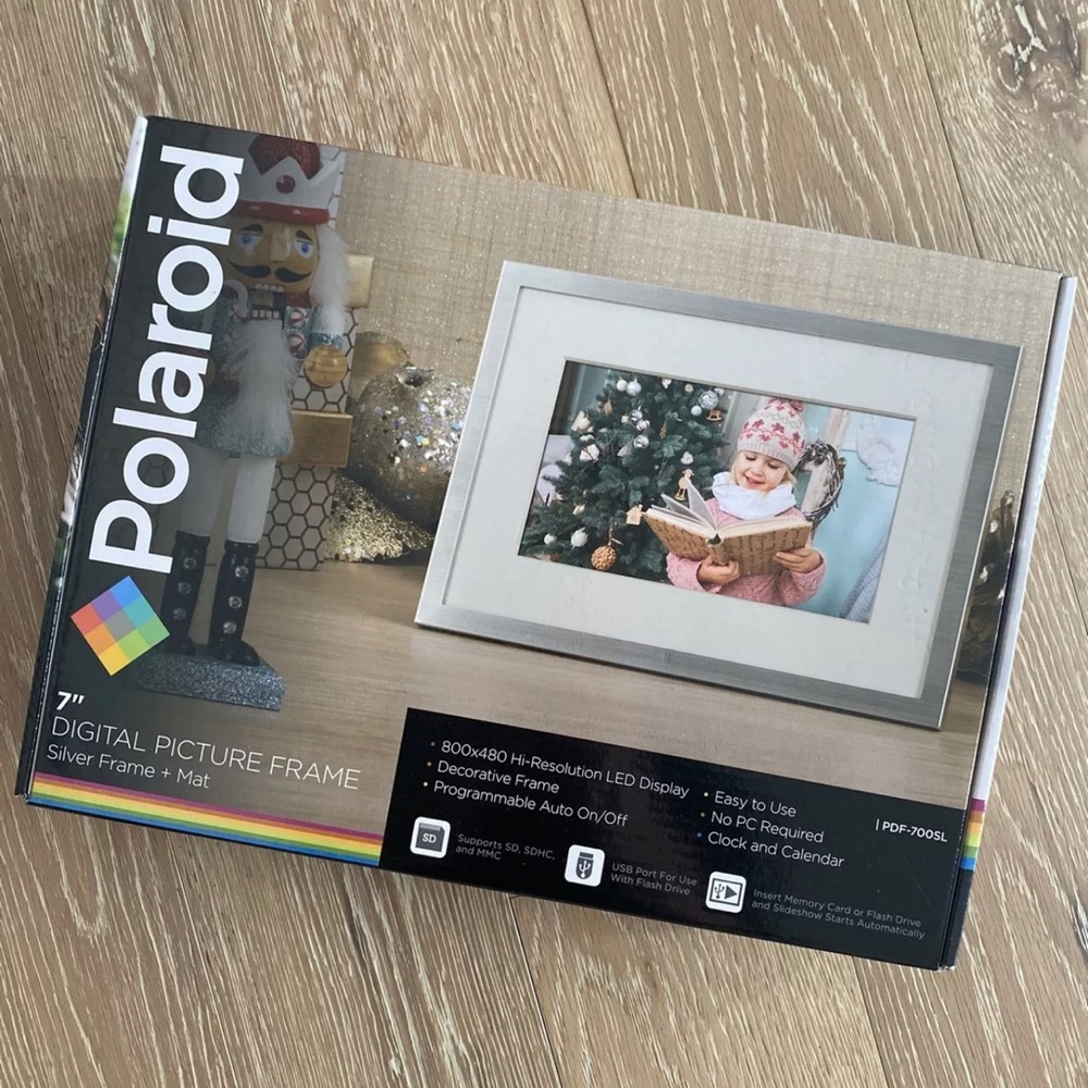 New Polaroid 7” Digital Picture Frame
